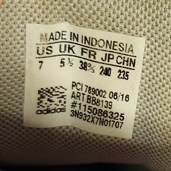 Adidas Superstar Silver Sneakers - women's size 7 - Picture 8 of 8